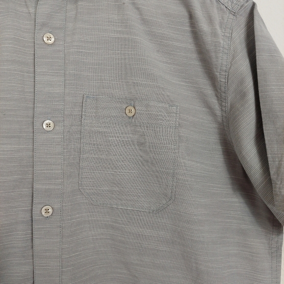 The North Face Men’s Gray Check Short Sleeve Button Up Shirt Size Large. - Picture 3 of 7